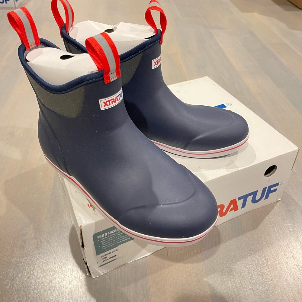 Men's Xtratuf Waterproof Deck Boot Size 9 - New